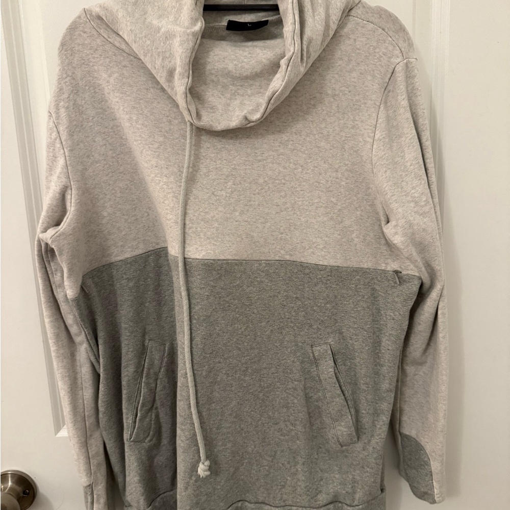 Nursing queen nursing grey sweater size L